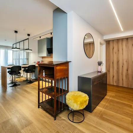 Old Town Luxury Апартаменты